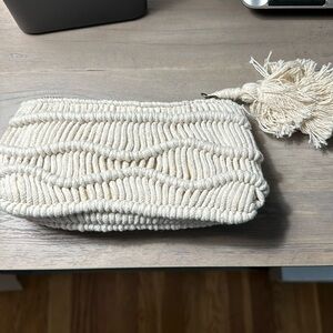 Universal Thread Small Bag